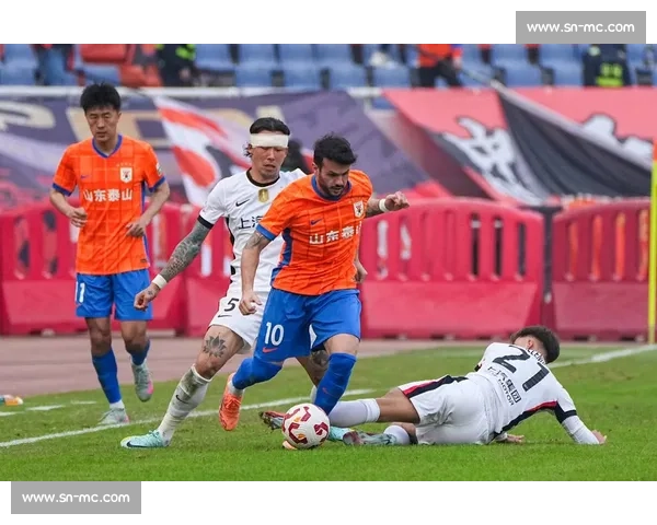山东鲁能对阵上海球队焦点战引爆中超争冠格局全面升级